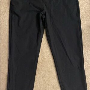 Cuts Black Dress Pants with Slim Fit and Cropped Length